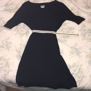 Belted black dress. (Adjustable belt)